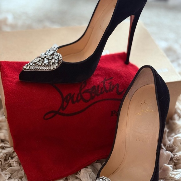 Christian Louboutin Cristacora Crystal Heart So Kate Pumps - Picture 5 of 13